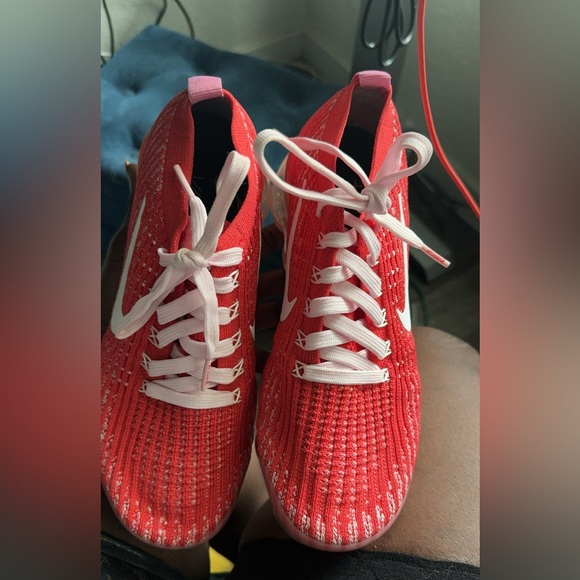 Nike Air VaporMax Flyknit 3
Track Red Magic Flamingo (Women's) - Picture 7 of 11